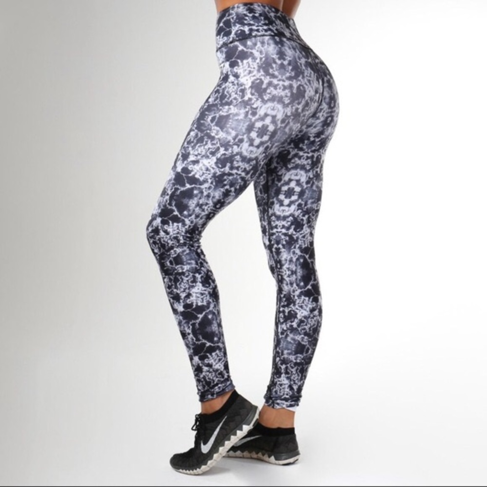 Gymshark Ripple leggings high rise discontinued M
